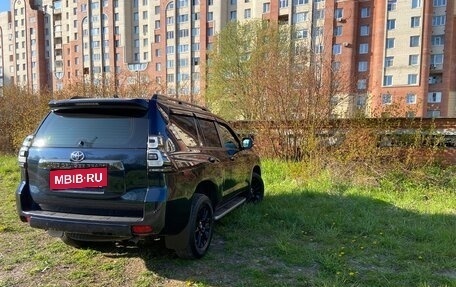 Toyota Land Cruiser Prado 150 рестайлинг 2, 2020 год, 8 000 000 рублей, 3 фотография