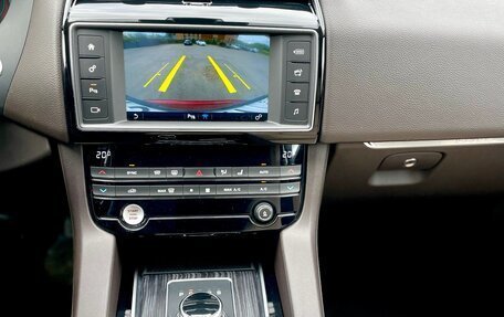 Jaguar F-Pace, 2017 год, 2 500 000 рублей, 10 фотография