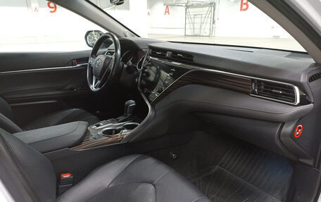 Toyota Camry, 2019 год, 2 849 000 рублей, 15 фотография