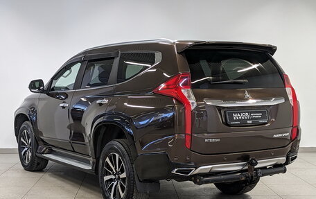Mitsubishi Pajero Sport III рестайлинг, 2018 год, 2 930 000 рублей, 7 фотография