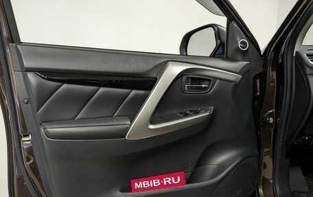 Mitsubishi Pajero Sport III рестайлинг, 2018 год, 2 930 000 рублей, 19 фотография