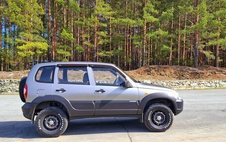 Chevrolet Niva I рестайлинг, 2010 год, 510 000 рублей, 3 фотография