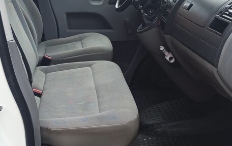 Volkswagen Transporter T5 рестайлинг, 2004 год, 1 550 000 рублей, 9 фотография
