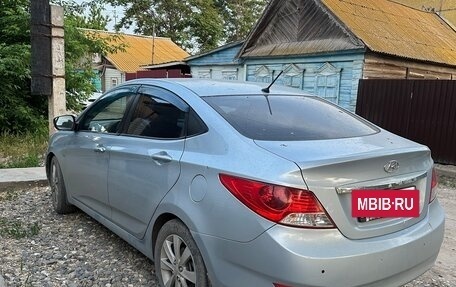 Hyundai Solaris II рестайлинг, 2012 год, 800 000 рублей, 4 фотография
