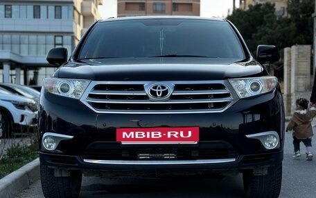 Toyota Highlander III, 2012 год, 1 990 000 рублей, 18 фотография