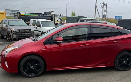 Toyota Prius IV XW50, 2016 год, 1 800 000 рублей, 6 фотография