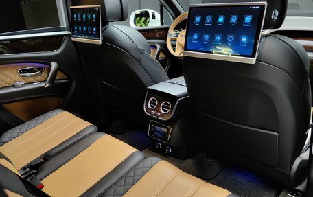Bentley Bentayga I, 2017 год, 12 280 000 рублей, 26 фотография