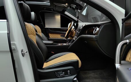 Bentley Bentayga I, 2017 год, 12 280 000 рублей, 31 фотография