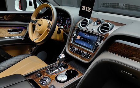 Bentley Bentayga I, 2017 год, 12 280 000 рублей, 30 фотография