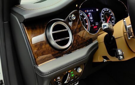 Bentley Bentayga I, 2017 год, 12 280 000 рублей, 38 фотография