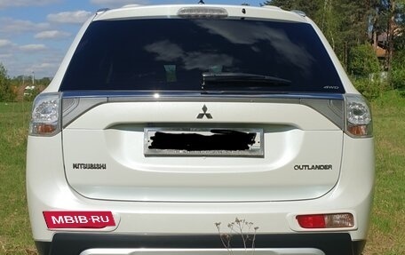 Mitsubishi Outlander III рестайлинг 3, 2014 год, 2 050 000 рублей, 5 фотография