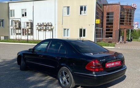 Mercedes-Benz E-Класс, 2006 год, 1 070 000 рублей, 2 фотография