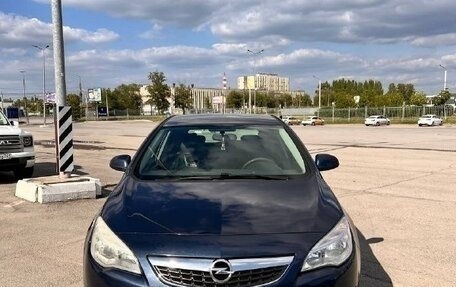 Opel Astra J, 2010 год, 750 000 рублей, 3 фотография