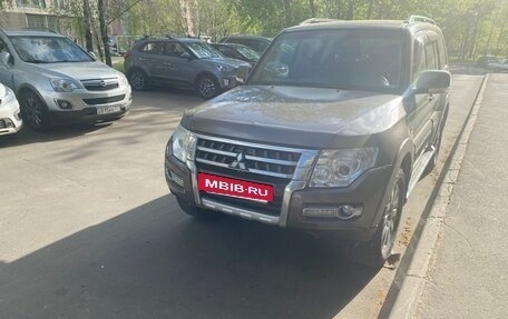 Mitsubishi Pajero IV, 2015 год, 2 520 000 рублей, 2 фотография