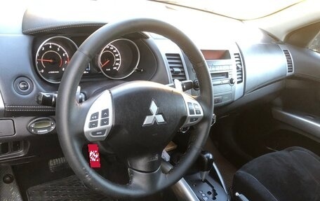 Mitsubishi Outlander III рестайлинг 3, 2012 год, 1 100 000 рублей, 12 фотография