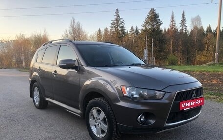 Mitsubishi Outlander III рестайлинг 3, 2012 год, 1 100 000 рублей, 2 фотография