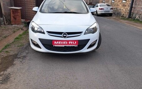 Opel Astra J, 2013 год, 1 100 000 рублей, 3 фотография