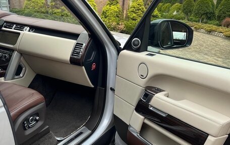 Land Rover Range Rover IV рестайлинг, 2017 год, 6 600 000 рублей, 11 фотография