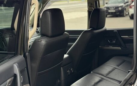 Mitsubishi Pajero IV, 2015 год, 2 240 000 рублей, 7 фотография