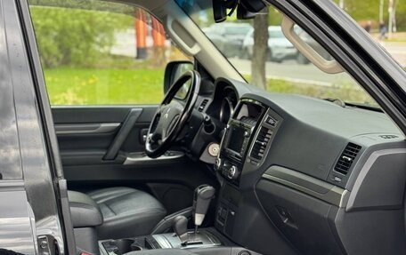 Mitsubishi Pajero IV, 2015 год, 2 240 000 рублей, 8 фотография