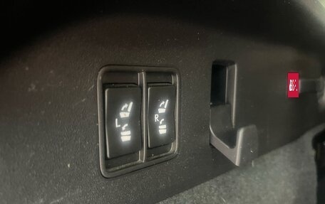 Lexus RX IV рестайлинг, 2018 год, 3 999 999 рублей, 16 фотография