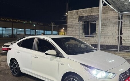 Hyundai Solaris II рестайлинг, 2018 год, 1 050 000 рублей, 1 фотография