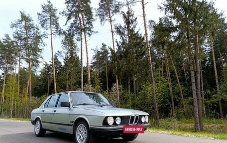 BMW 5 серия, 1982 год, 700 000 рублей, 8 фотография