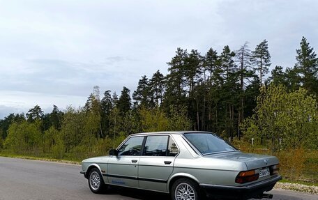 BMW 5 серия, 1982 год, 700 000 рублей, 9 фотография