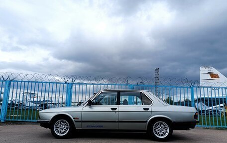 BMW 5 серия, 1982 год, 700 000 рублей, 12 фотография