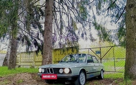 BMW 5 серия, 1982 год, 700 000 рублей, 11 фотография