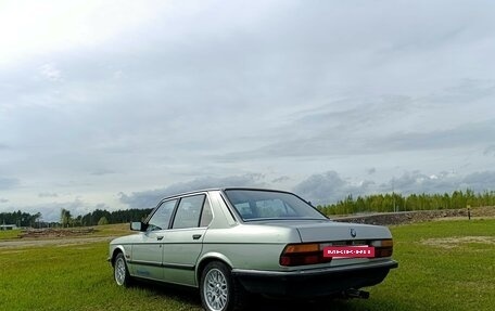 BMW 5 серия, 1982 год, 700 000 рублей, 3 фотография