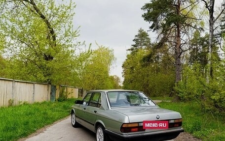 BMW 5 серия, 1982 год, 700 000 рублей, 16 фотография