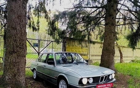 BMW 5 серия, 1982 год, 700 000 рублей, 15 фотография