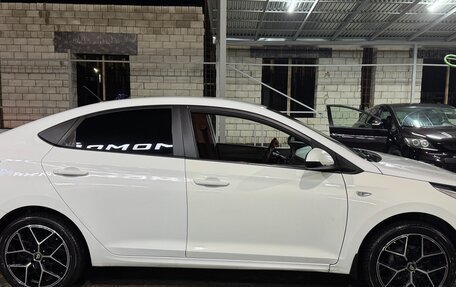 Hyundai Solaris II рестайлинг, 2018 год, 1 050 000 рублей, 2 фотография