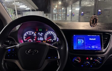 Hyundai Solaris II рестайлинг, 2018 год, 1 050 000 рублей, 8 фотография