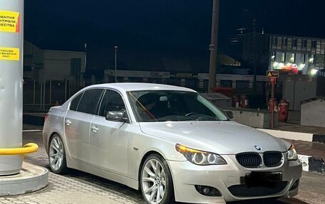 BMW 5 серия, 2004 год, 930 000 рублей, 2 фотография