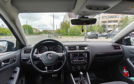 Volkswagen Jetta VI, 2017 год, 1 700 000 рублей, 13 фотография