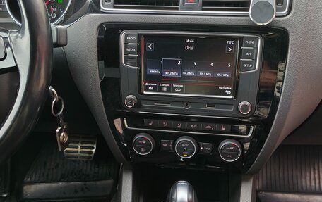 Volkswagen Jetta VI, 2017 год, 1 700 000 рублей, 14 фотография