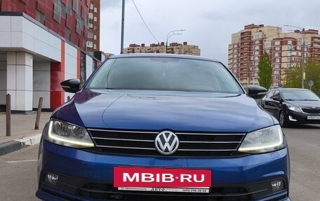 Volkswagen Jetta VI, 2017 год, 1 700 000 рублей, 2 фотография