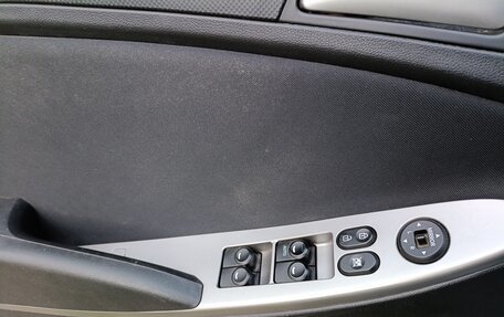 Hyundai Solaris II рестайлинг, 2016 год, 1 200 000 рублей, 17 фотография