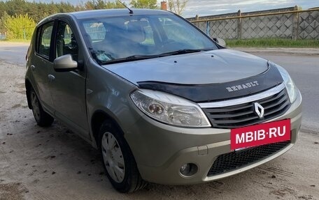 Renault Sandero I, 2012 год, 570 000 рублей, 2 фотография