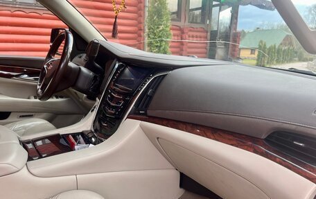 Cadillac Escalade IV, 2015 год, 3 360 000 рублей, 9 фотография