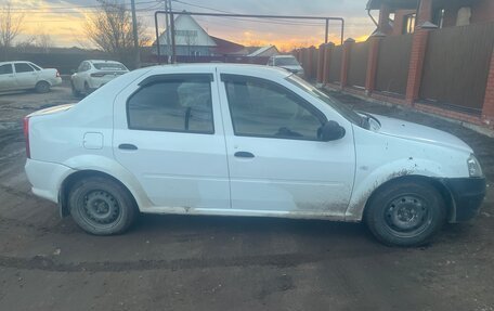 Renault Logan I, 2015 год, 380 000 рублей, 3 фотография