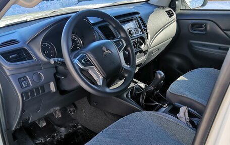Mitsubishi L200 IV рестайлинг, 2022 год, 3 650 000 рублей, 5 фотография