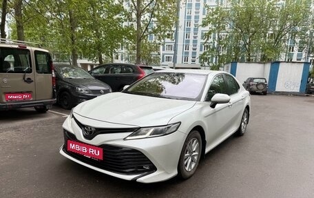 Toyota Camry, 2018 год, 2 350 000 рублей, 1 фотография