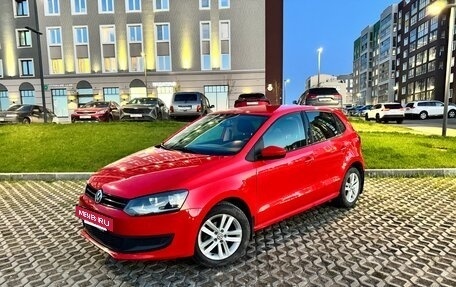 Volkswagen Polo VI (EU Market), 2011 год, 829 000 рублей, 2 фотография