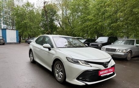 Toyota Camry, 2018 год, 2 350 000 рублей, 3 фотография