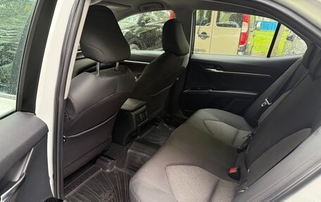 Toyota Camry, 2018 год, 2 350 000 рублей, 9 фотография