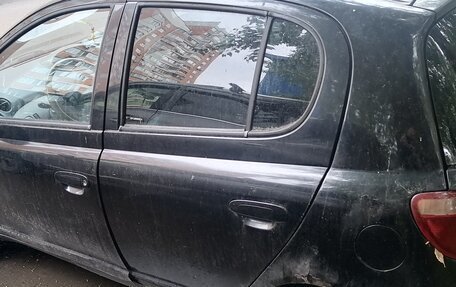 Toyota Yaris I рестайлинг, 1999 год, 199 000 рублей, 9 фотография