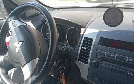 Mitsubishi Outlander III рестайлинг 3, 2010 год, 750 000 рублей, 5 фотография